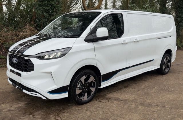 Ford Transit Custom L2H1 Sport Auto
